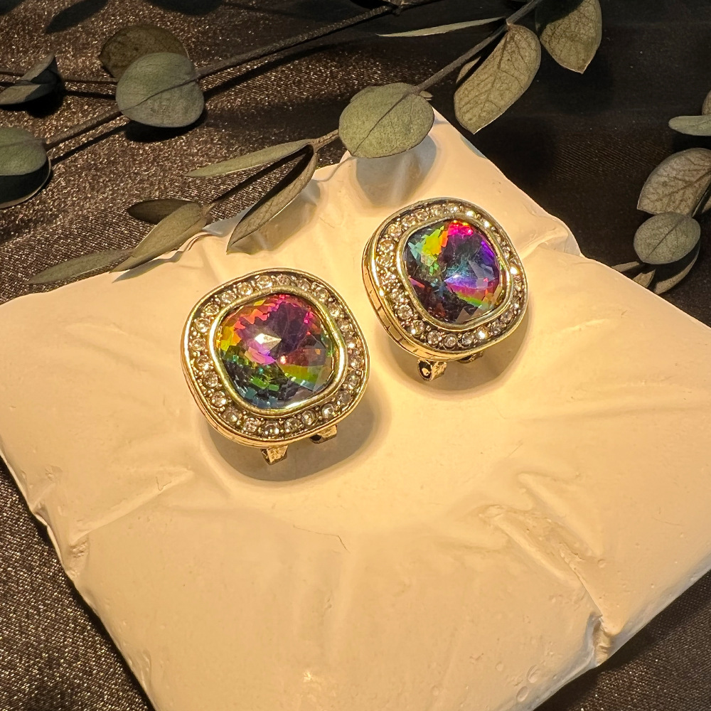 Diamond Stud Earrings - Accessori fai da te: Orecchini a