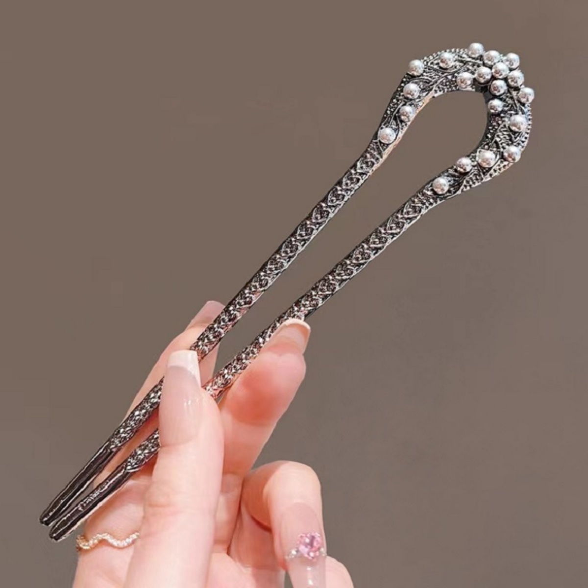 Shop Jewelry & Watches Near Me - Nuova perla a forma di U
