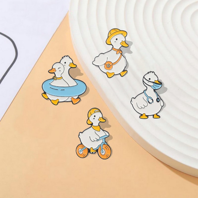 Spilla personalizzata oca anat - Shop Jewelry & Watches Near Me recensione e prezzo