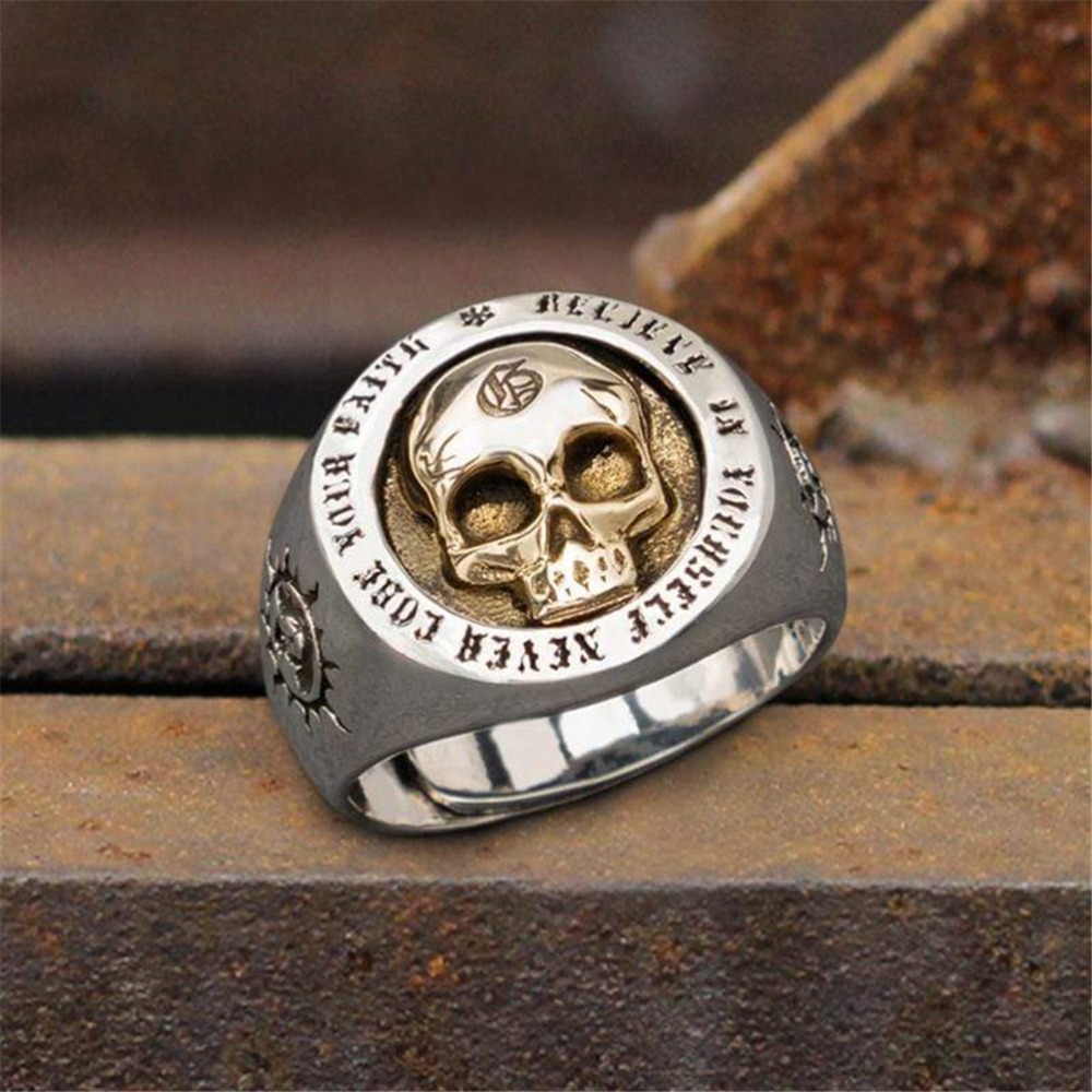 Anello con teschio per uomo e  - Gothic Skull Ring recensione e prezzo