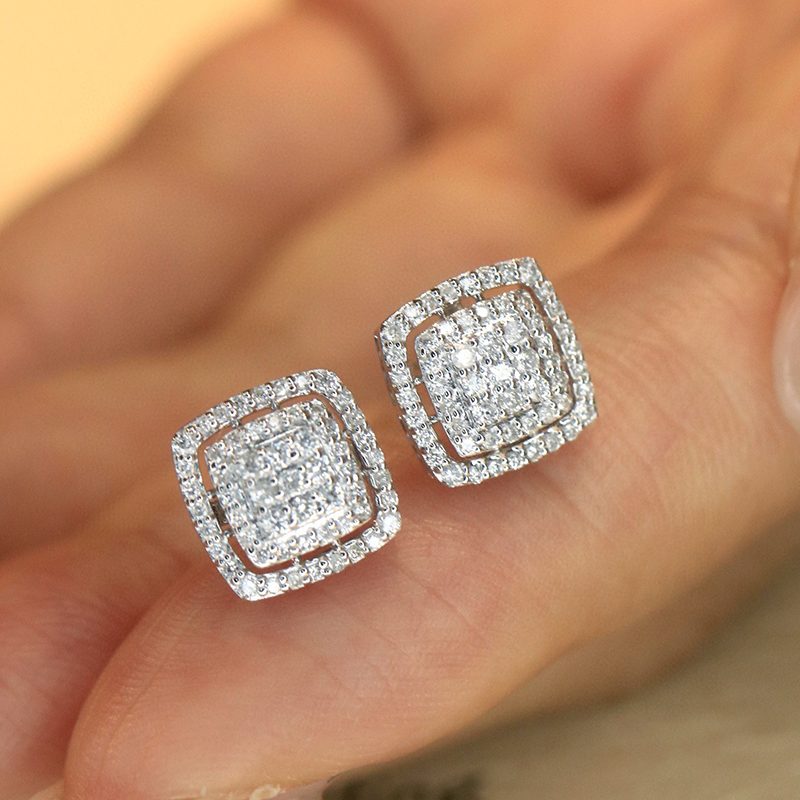 Aazuo Gioielli di Lusso 18K Or - Diamond Stud Earrings recensione e prezzo