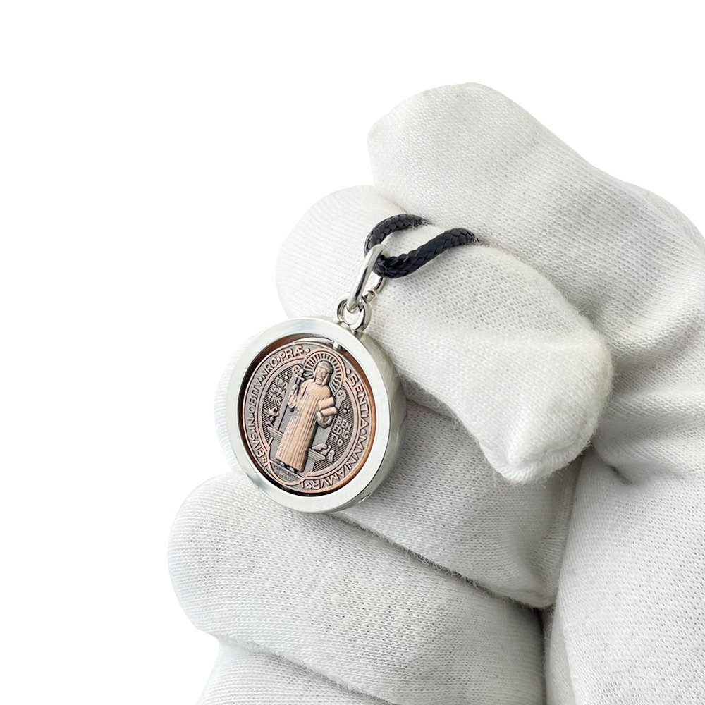 Nuova Collana con Medaglia di  - Jewelry & Watches Sp Z Oo Opinie recensione e prezzo