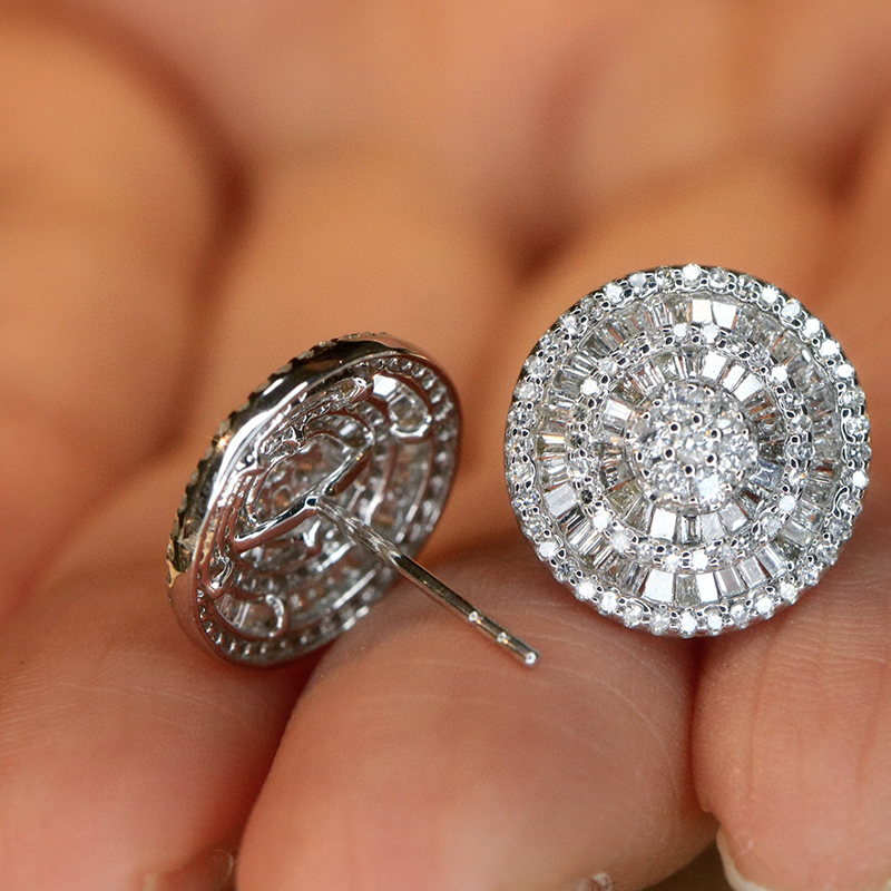 Aazuo, gioielli in oro bianco  - Diamond Stud Earrings recensione e prezzo